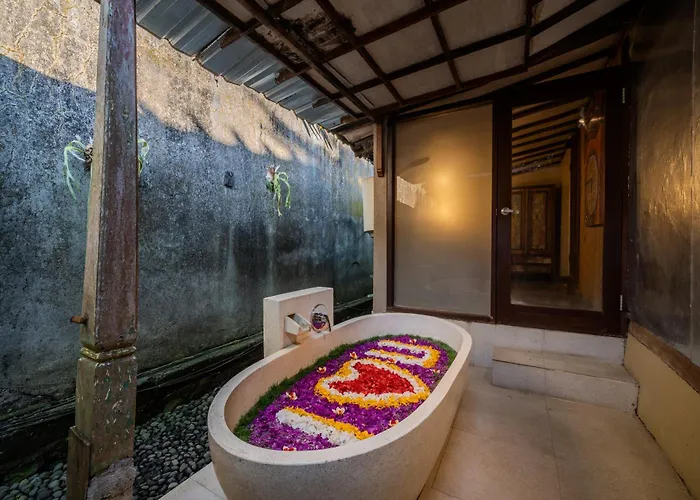 Kakul Heritage Villa *